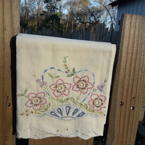 2 Embroidered Pillow Cases Antique Vintage Set - Picture 9 of 15